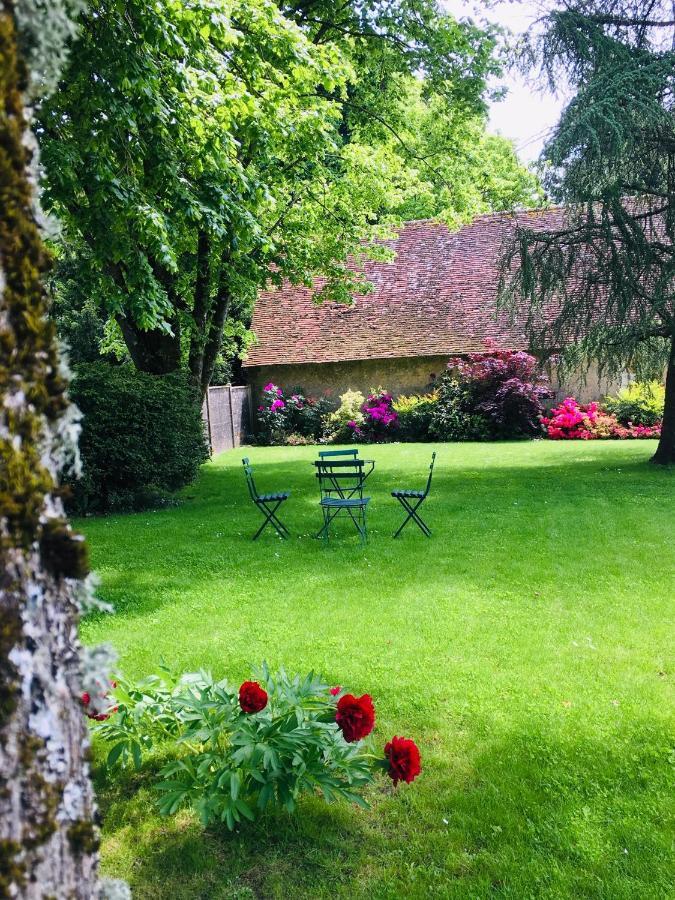 Les Couleurs Du Verger Beaumont-les-Autels Exterior foto